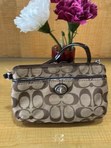 Coach Monogram Wristlet Clutch(original)