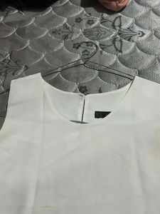 Chic White Layered Sleeveless Top
