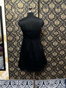Chic Black Strapless Mini Dress
