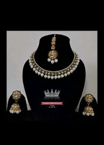 Elegant pearl Kundan jewellery set