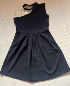 Chic Black One-Shoulder Mini Dress