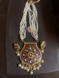 Exquisite Pearl and Kundan Necklace Set