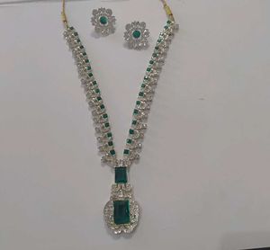 Nita Ambani Emerald and Diamond Necklace Set