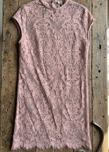 Chic Lace Mock Neck Cap Sleeve Dress