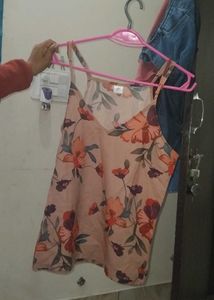 Floral Print Sleeveless Top