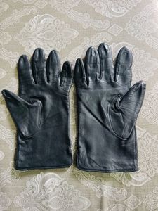 H&amp;M Classic Black Leather Gloves