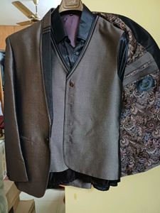 Golden Stylish Men's Suit &amp; Blazer