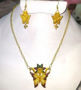 Gold Polish Necklace Set