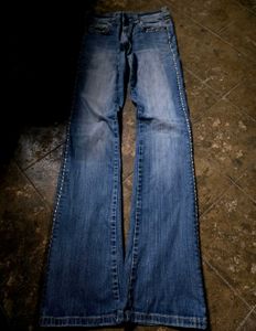 Cowgirl tuff denim Co Flared Blue