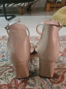Steal Deal NUDE HEELS