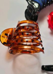 Total 6 Hair Accessories