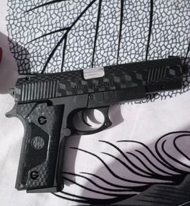 New Plastic Toy Gun With Free Bullets