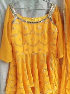 haldi outfit Yellow Kurta Set with Dupatta
