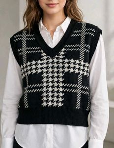 Chic Plaid Knit Vest Sweater