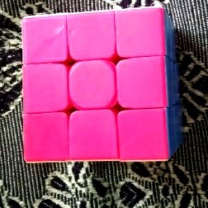 "🧩 Cubes 3x3 High-Speed Stickerless Magic Puzzle Cube Game Toy 🪄"