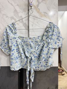 Chic Floral Print Tie-Front Blouse