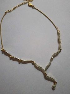 Sparkling Wave Necklace with Pendant