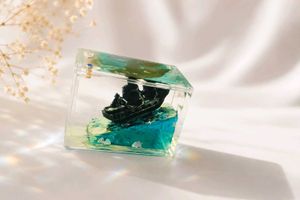 🌊 Mini Ocean Ship Resin Cube – Aesthetic Desk Dec