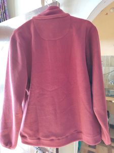 manufacturing difect swhet shirt hole nhi h only f