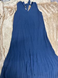 Chic Blue Sleeveless V-Neck Dress