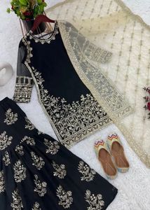 Elegant Black &amp; Gold Sharara 💛
