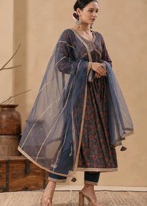 Blue Floral Printed Pure Cotton Naira Cut Suit