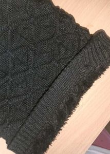 Black Knit Beanie Hat 👒