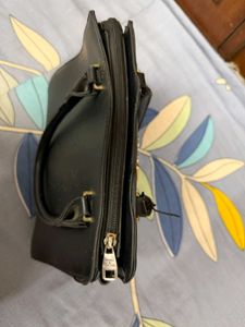 Chic Black Textured Handbag