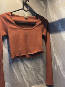 Ribbed Long Sleeve Crop Top