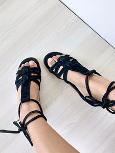 Tie-up Suede Flats