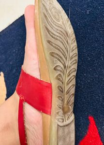 Lemon &amp; Pepper Red Colour Flat Sandals