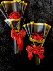 Handmade Trendy Rose Bouquet Customise is availabl