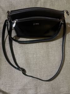 Chic Black Crossbody Bag