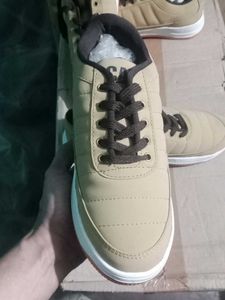 NEW NO USED CASUAL SHOES FOR MAN.