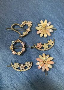 Set of 4 Floral Hair Pins &amp; Clips