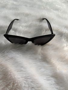Chic Cat-Eye Sunglasses