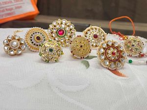 Stunning Kundan rakhdi