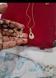 Elegant Tear Drop Necklace and Earring Set