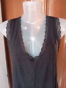 Lace Trim V-Neck Tank Top