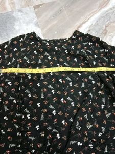 Chic Black Floral Print Top