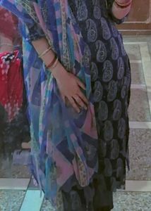 Beautiful Paisley Print Kurta Set