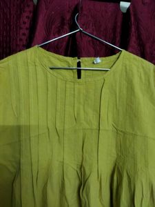 Stylish Yellow Sleeveless Top