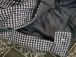 Uniqlo Houndstooth Skorts ! Good as new with tag!