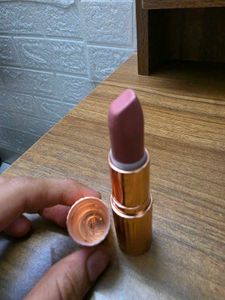 Charlotte Tilbury Pillow Talk Lipstick