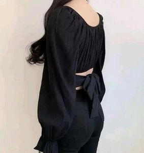 Chic Black Cropped Blouse