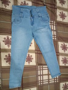Stylish High-Waist Light Wash Jeans