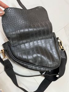 Stylish Black Croc Embossed Crossbody Bag