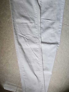 Women's White skinny fit Pants.  buy from vetnam