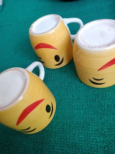 Winking Emoji Coffee Mugs Set