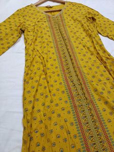 Yellow Printed Kurta with Multiple Styling Options